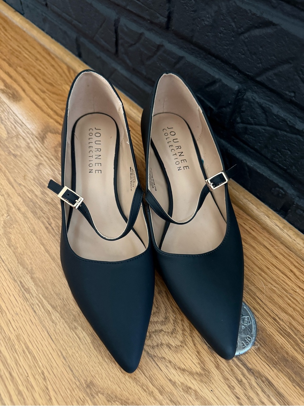 Journee Collection Women’s Black Pointed Mary Jane Heels